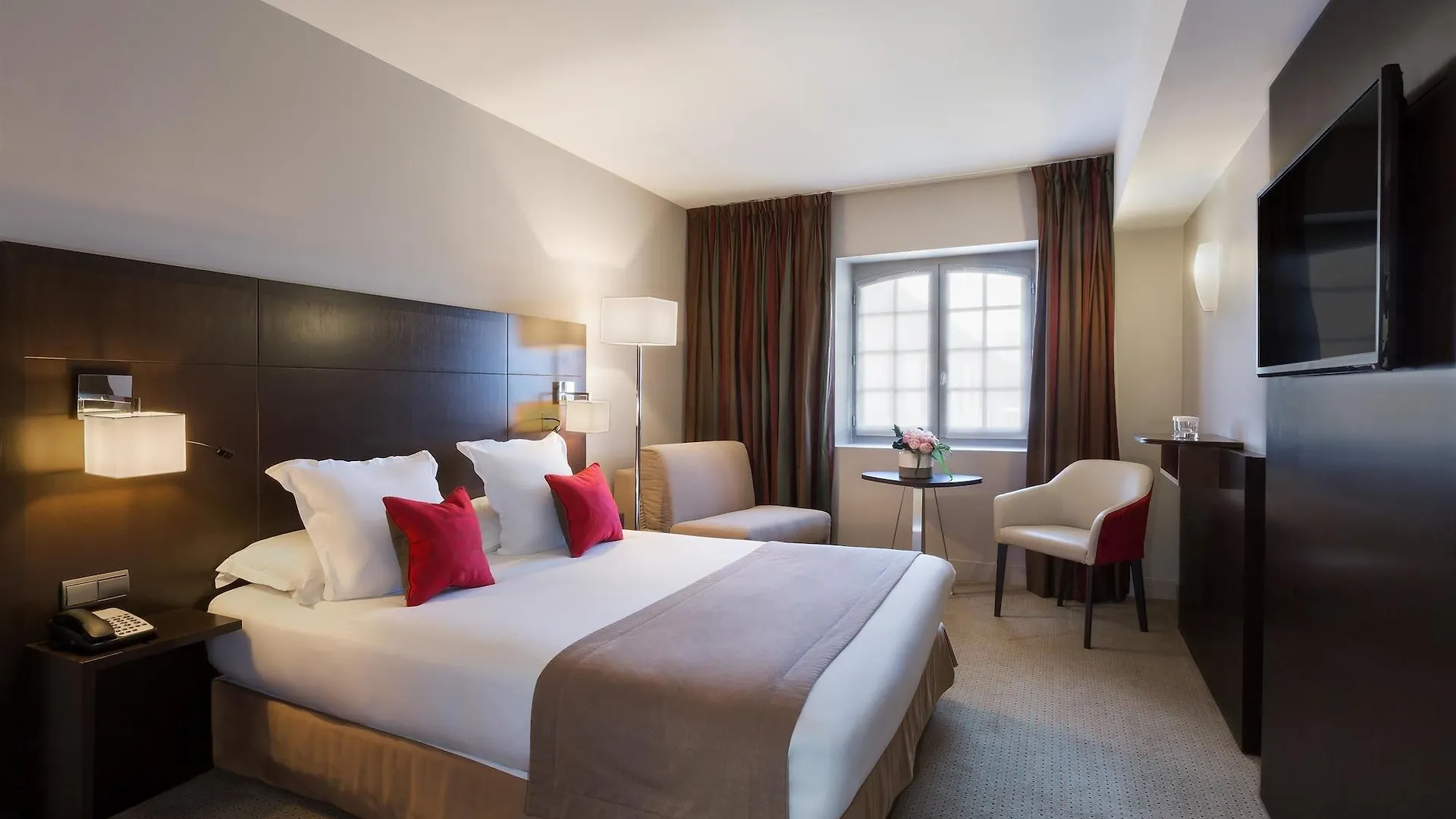 מונטובן Abbaye Des Capucins Spa & Resort מלון