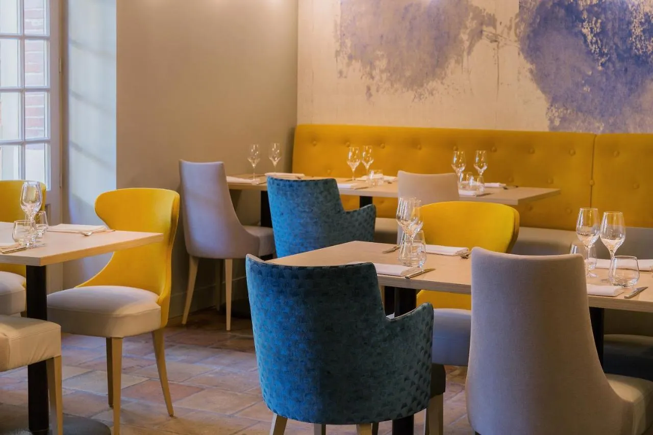 מונטובן Abbaye Des Capucins Spa & Resort מלון
