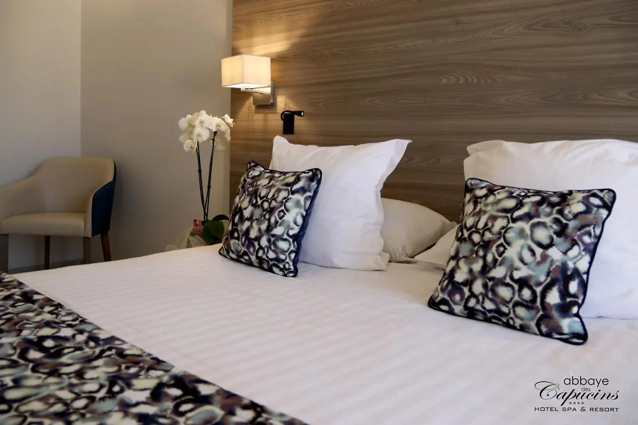 מונטובן Abbaye Des Capucins Spa & Resort מלון